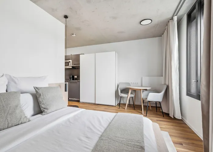 Hotel Habyt-the Waterfront