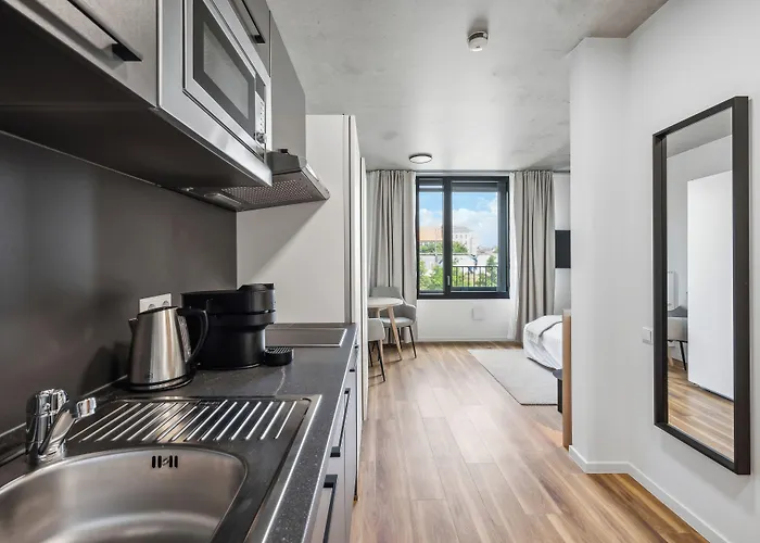 Habyt-the Waterfront Hotel *