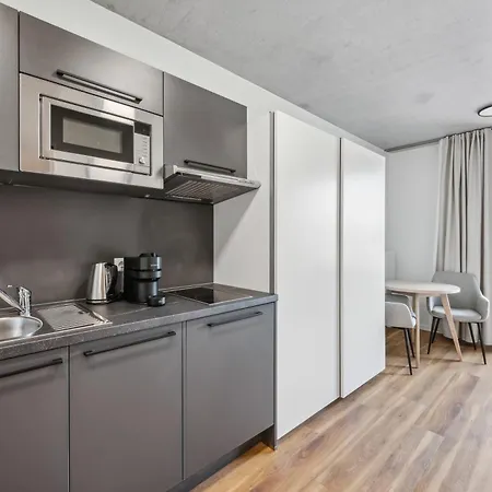Hotel Habyt-the Waterfront *